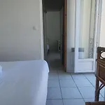 L'oustaou 2* לה לבאנדו