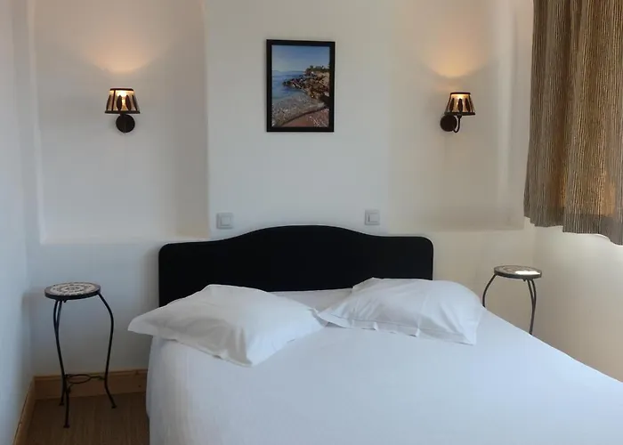 Hotel L'oustaou 2*
